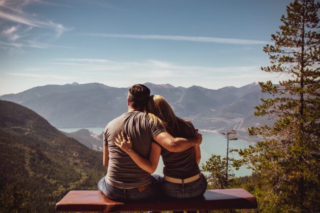 121+ Romantic Good Morning Messages for Him to Make Him Smile